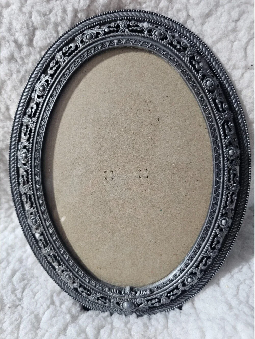 Ashleigh Manor Picture Frame Ornate Oval Floral Metal Free Standing Gray 8.5X6.7